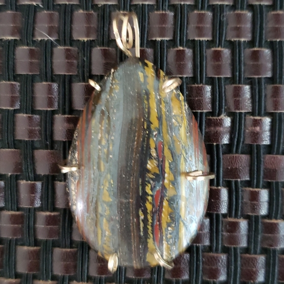 Vintage Jewelry - VTG artisan Tiger Eye pendant with gold color set
